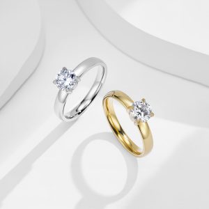 Simple Four-claw Round Diamond Stainless Steel Ring
