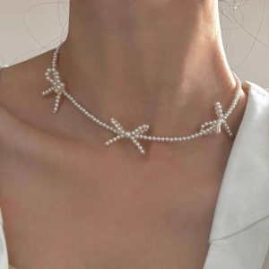 Sweet Bow Pearl Necklace Women's Simple Design Clavicle Chain
