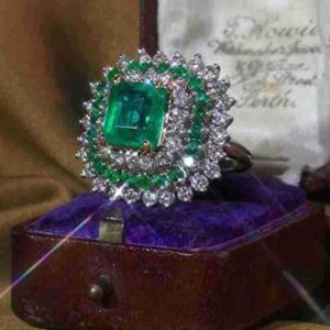 Emerald Gold Topaz Ring Ornament