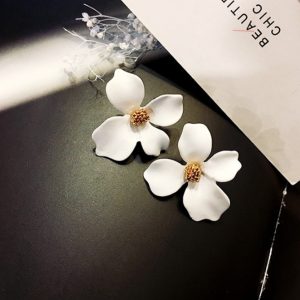 Flower Graceful And Fashionable Stud Earrings For Women
