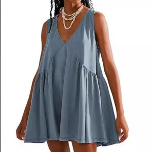 V-neck Sleeveless Pleated Vest Pocket Dress