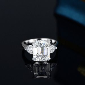 Luxury Inlaid Special-shaped Emerald Rectangular Rectangle Ring