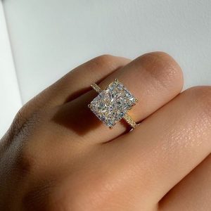 Ice Flower Cut Affordable Luxury Style Niche Advanced Design Ring For Women