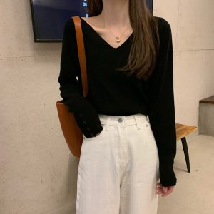 Women's V-neck Inner Knitted Sweater