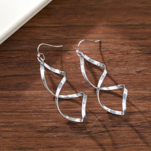 Simple Retro Winding Pendant Earrings Fashion Lady Exquisite