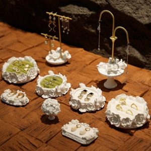 White Gypsum Rose Ring Storage Tray