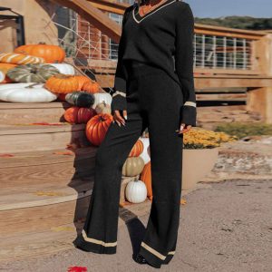 Women's Two-piece Set With Contrasting Trim