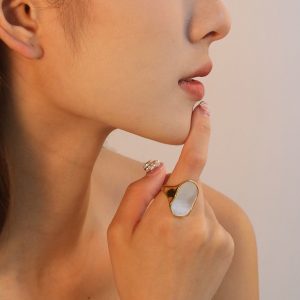 White Shell Ring Fashion Trendy Ring Design Gold Plated Ring For Women