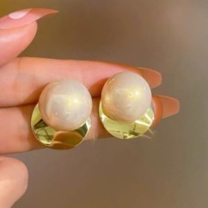 Fashionable And Atmospheric Alloy Round Earrings