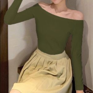 New Shoulder-baring Top With Slim-fit Long Sleeves