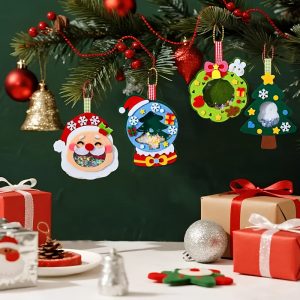 4pcs Christmas Felt Applique Kit, Handmade Ornament Material Set HolidayDecorations, Four Styles Santa Claus, Wreath, Christmas Tree, Crystal Ball, 1 Set Of Materials, Suitable For Festive Gifts,