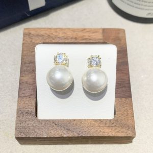 Simple Zircon Inlaid Pearl Earrings