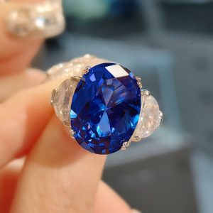 Fashionable Light Luxury Royal Blue Spinel Ring With Simple Temperament For Women