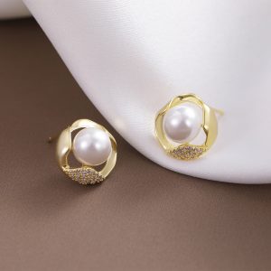 Beizhu Zircon Gold Plated High Color Preserving Earrings