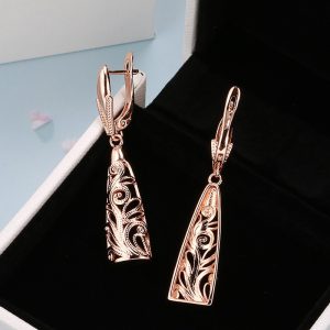 Court Retro Hollow-carved Earrings For Women