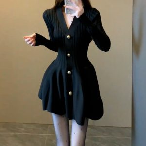 Slim-fit V-neck Floral Metal Button Wrap Dress