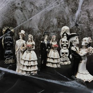 Retro New Halloween Skeleton Couple Resin Ornament