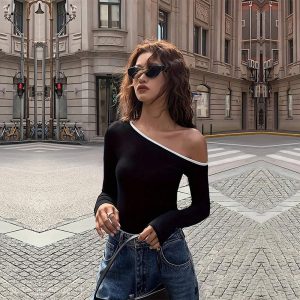European And American Fashion Style Oblique Collar T-shirt Unique Design Sense For Autumn And Winter Niche Off-shoulder Top