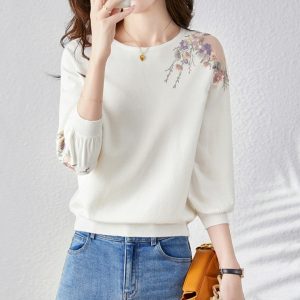 Sweet Floral Round Neck Pullover