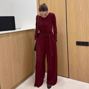 European And American Elegant Wine Red Knitted Top Suit
