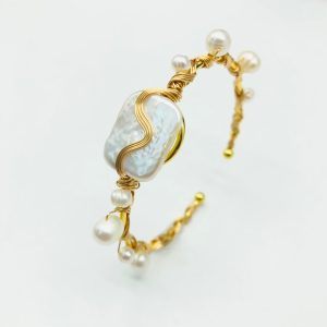 Natural Freshwater Pearl Handmade Wire-wrapped Bracelet