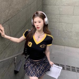 Retro-style V-neck Contrast-color Straight-shoulder Short Sleeves