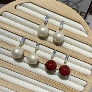 Simple And Versatile Round Pearl And Zircon Earrings