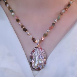 Colorful Pendant Necklacesimple And Versatile For Pairing With Sweaters