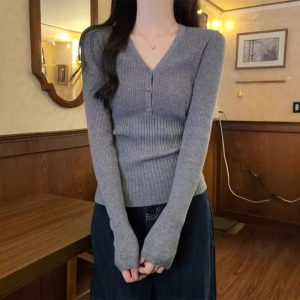 Women's Solid Color Casual Versatile V-neck Knitted Top