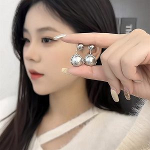 Front And Back Wearing Light Gray Pearl French-style Delicate Earrings