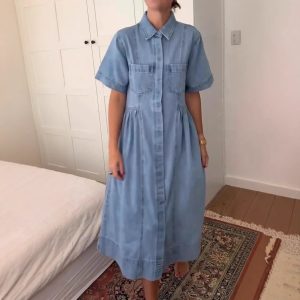 Fashionable Women's Turn-down Collar Denim Skirt With Pockets