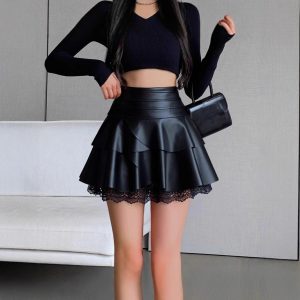 High-waisted, Figure-flattering, Fashionable Plus-size Skirt