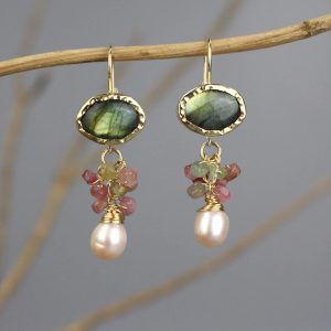 Women's Retro Fashionable Creative Earrings