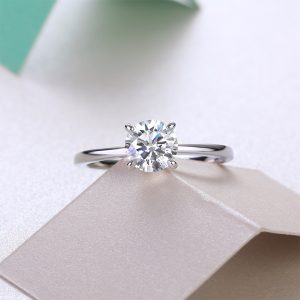 S925 Sterling Silver Moissanite Four-Prong