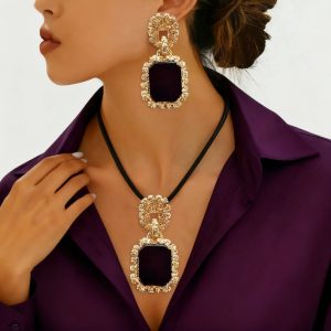 Elegant Minimalist-style Necklace And Earring Fashion Three-piece Set