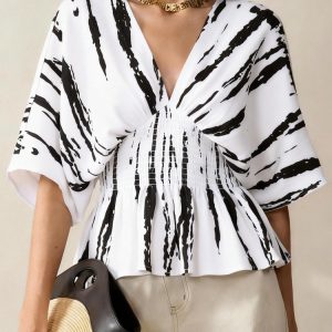 Womens Casual V-Neck Three-Quarter Sleeve Pullover With Digital Print T-Shirt